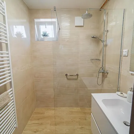 Idevar-lak * Velence