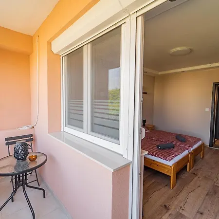 Idevar-lak Apartment